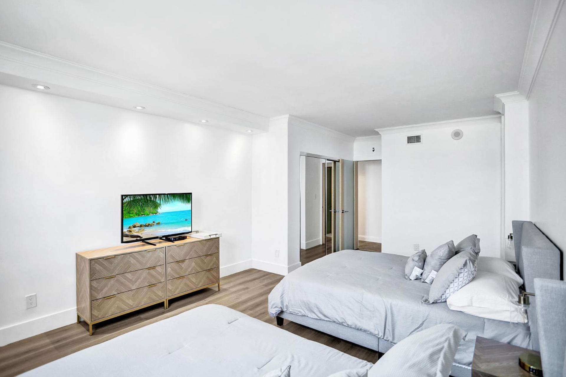Ocean Reserve Condominium 마이애미 비치 객실 사진
